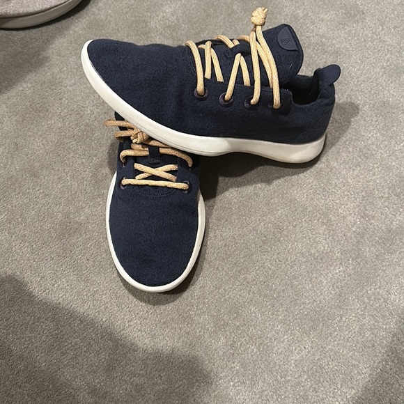 Allbirds - Picture 2 of 4